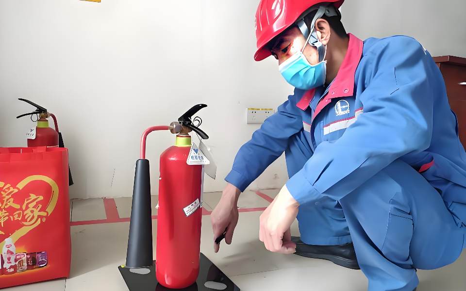 Fire Extinguisher Service Near Me – Why 119 Fire Control Is Your Trusted Partner for Fire Safety